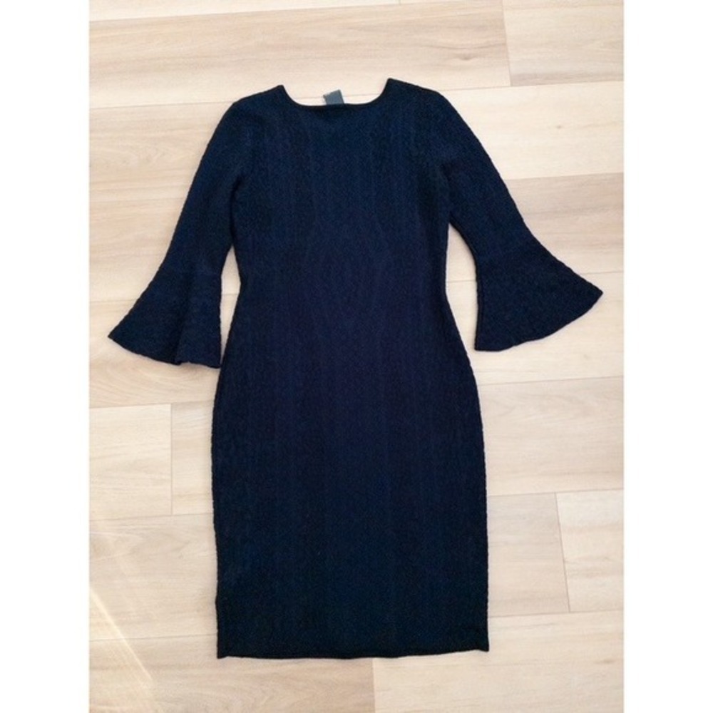 Gabby Skye Navy Blue Textured Knit Bell Sleeve Keyhole Neck Midi Dress Size M